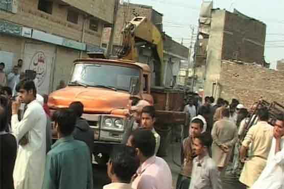 Four dead as crane touches power lines in Rawalpindi