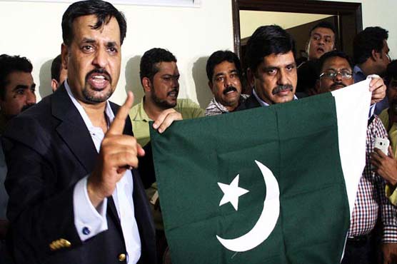 Kamal Attacks Altaf, Calls For Change in Karachi