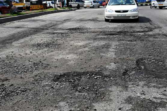 Dilapidated infrastructure irks Karachiites, disrupts routine life