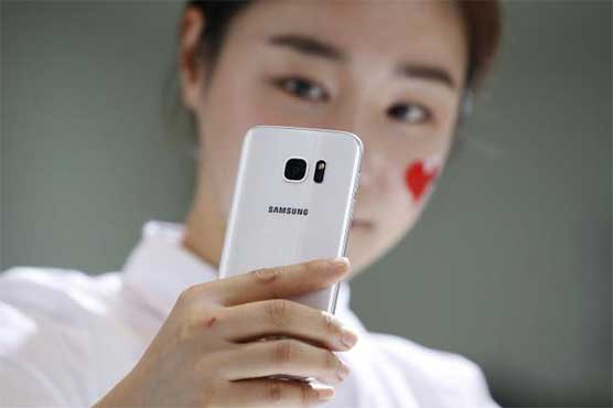 Samsung says pre-orders for Galaxy S7 phones stronger than expected
