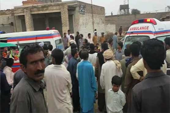 Wall collapse kills 4 women, injures 4