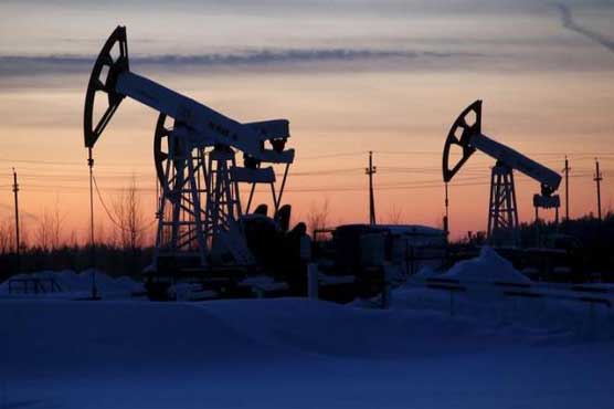 Oil extends losses as output freeze hopes fade
