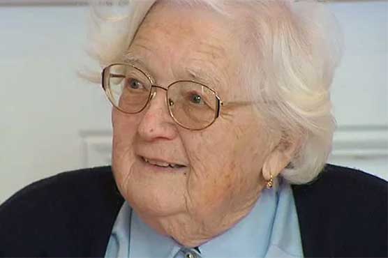 French woman, 91, gets PhD after 30-year thesis