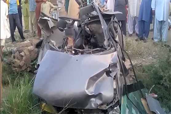 Train kills father and daughter on a railway crossing without gates