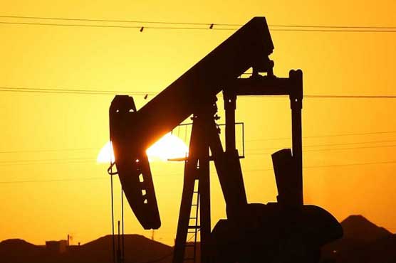 Oil prices dip at end of strong week