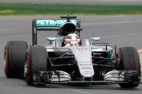 Lewis Hamilton on pole as new-look format flops
