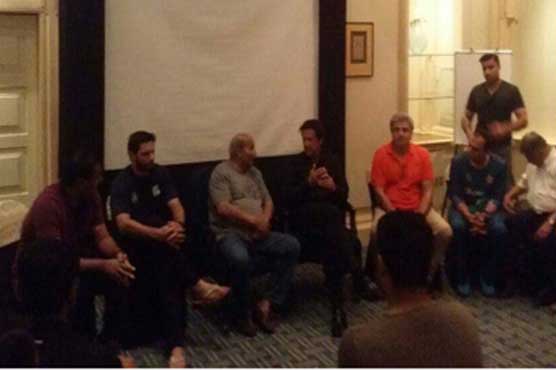 Fight till the final delivery: Imran Khan advises Pakistani side