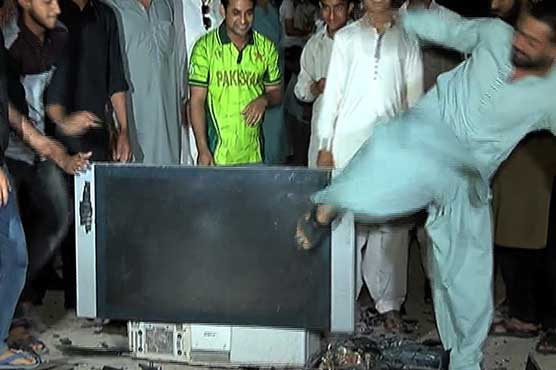 WT20: TV sets broken as fans express outrage over Pakistan's loss