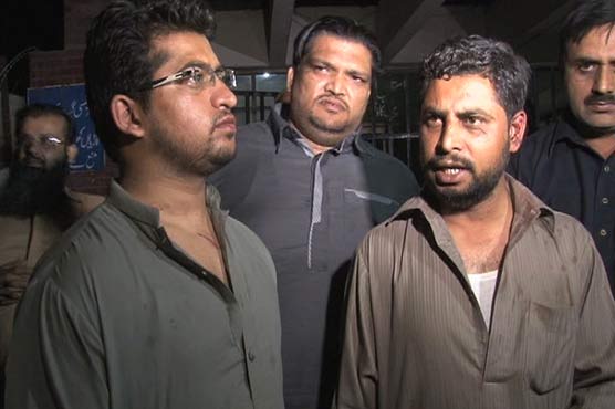 Lahore: Police brutalize two brothers for not giving way