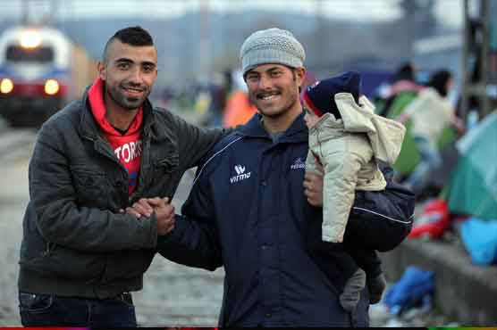 Syrian refugees rescue German neo-nazi after car crash