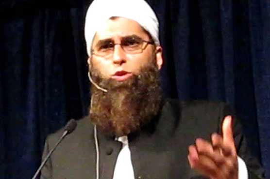 Unknown miscreants manhandle Junaid Jamshed at Islamabad Airport 