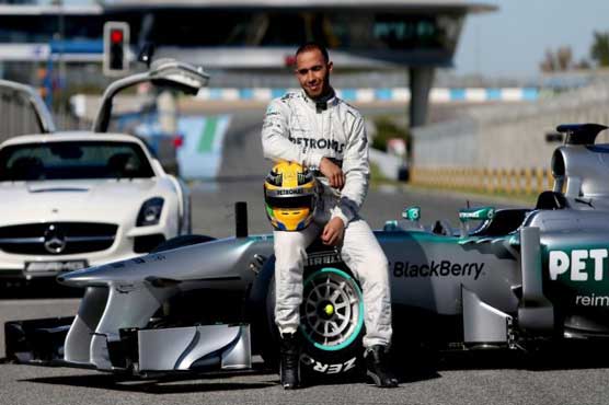 Formula One: I'll never give up, says Hamilton as curse hits again