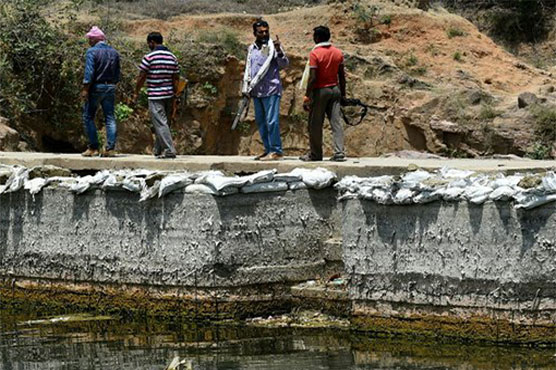 Armed guards at India dams as drought leaves farmers dry