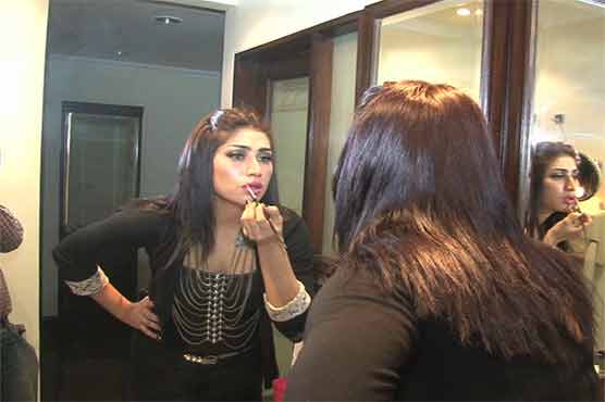 Qandeel Baloch reaches Lahore to meet Imran Khan