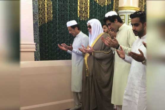 Imran Khan reaches Saudi Arabia to perform Umrah