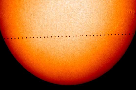 Mercury rising: Astronomers gear up for planetary alignment 