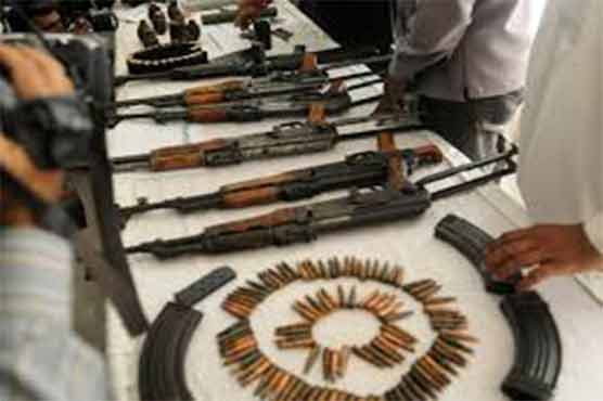 KARACHI: 5 suspects arrested for smuggling weapons