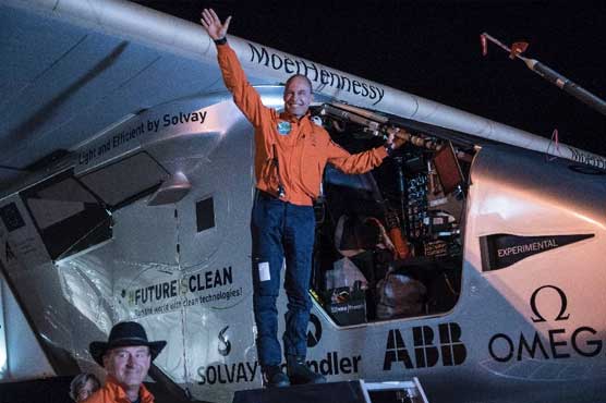 Solar Impulse 2 leaves Arizona on record-breaking flight