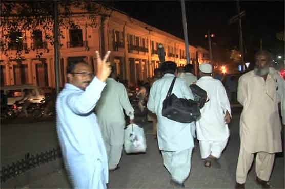 Negotiations successful, teachers end 32-hour long protest 