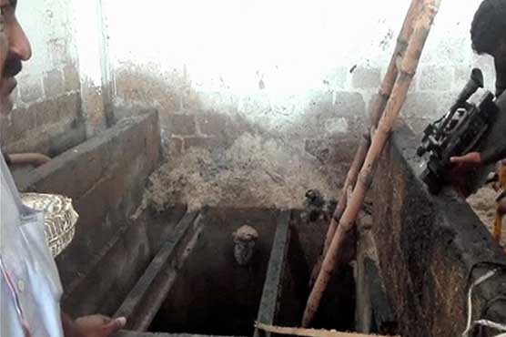 Karachi: Five workers killed while cleaning chemical tank in factory