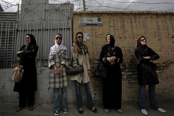 Iran cracks down on Instagram modelling, 8 arrested