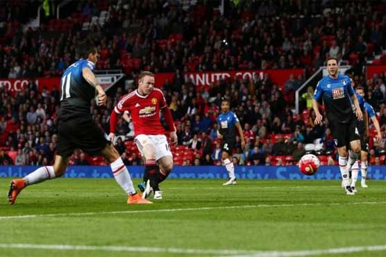 Football: Rashford on mark as Man Utd sign off in fifth