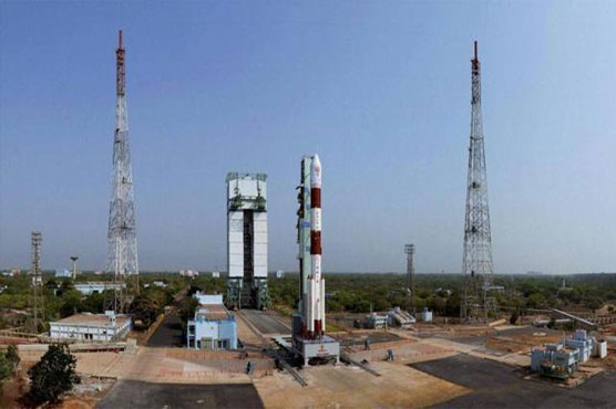 India's budget mini space shuttle blasts off