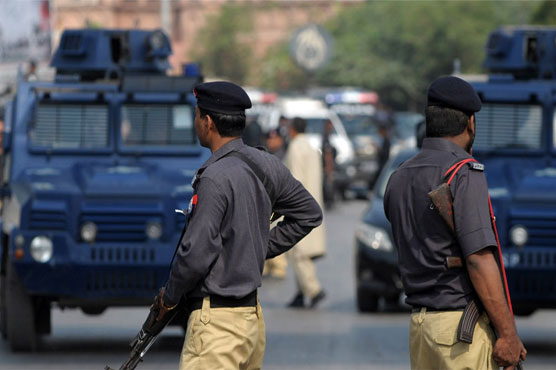 Dacoits loot electronics factory in Karachi