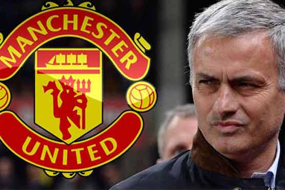 Mourinho set to fulfill United dream after Van Gaal exit