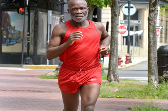 Massachusetts man runs for 10,000 consecutive days