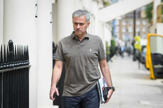 Man Utd hold day two of talks with Mourinho