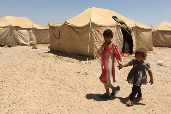 Starving Iraqis risk all to flee IS's crumbling rule
