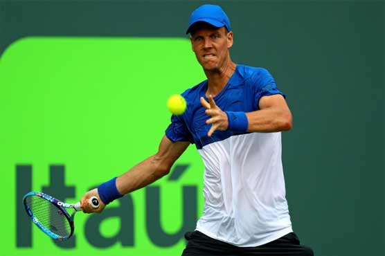Tomas Berdych keeps the London hopes alive
