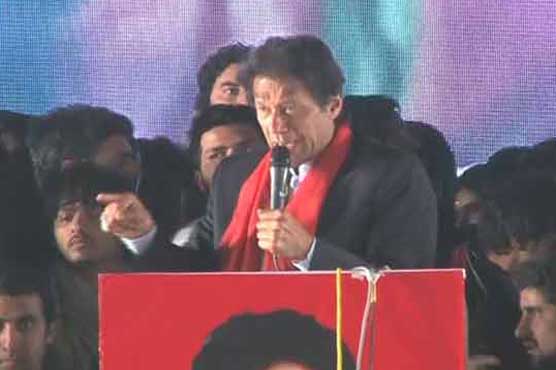 Imran alleges Fazlur Rehman of accepting bribes from PM