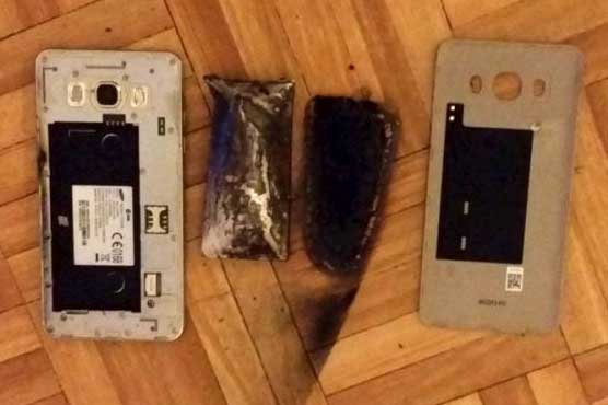Samsung Galaxy J5 smartphone catches fire in France: report