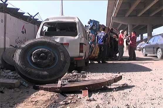 Karachi: 2 dead, 7 injured, dumper torched in various accidents