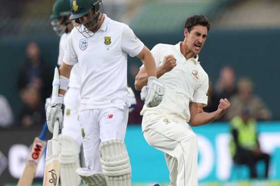 Starc gives Aussies hope after innings collapse