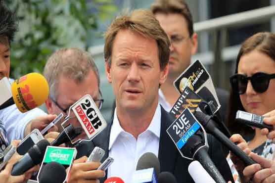 Show resilience, team chief tells besieged Aussies