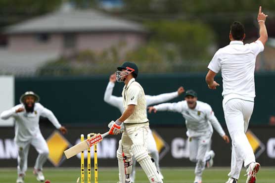 Luck deserts Warner as Proteas maintain grip