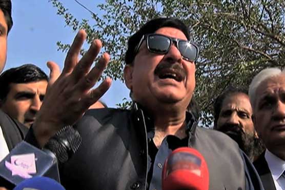 CJP suggests Sheikh Rasheed to join advocacy