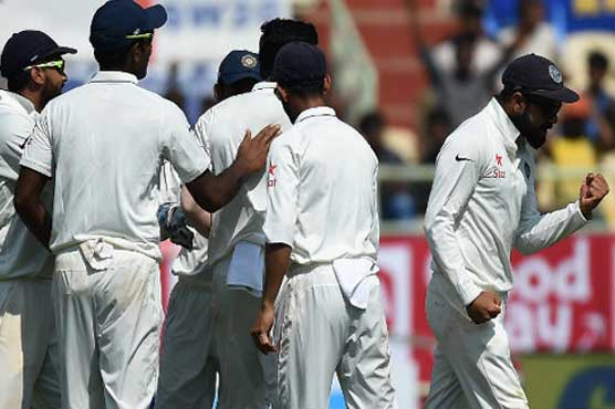 India bowl out England for 255 in second Test