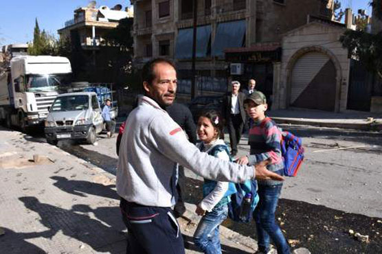 Fears for Aleppo civilians as Syria regime advances