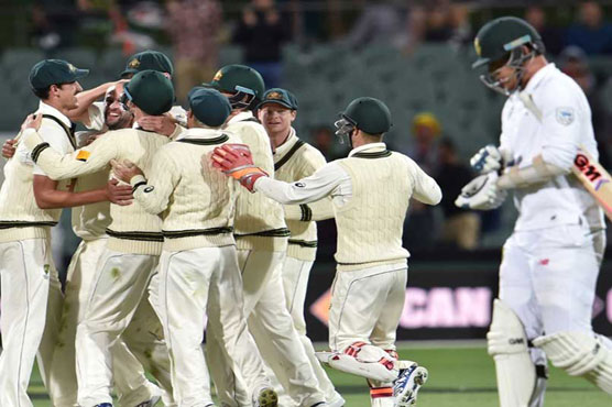Shaky Proteas hang on against Aussies as late wickets tumble