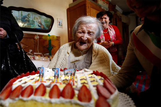 Does my hair look OK? World's oldest person turns 117 in style