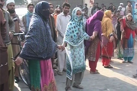 Women protest against gas outages in Multan
