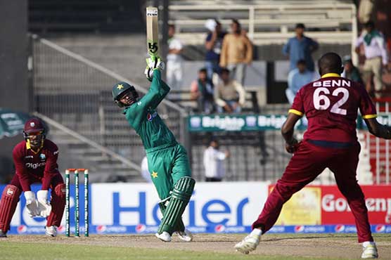 Pakistan win toss, bat in third one-day
