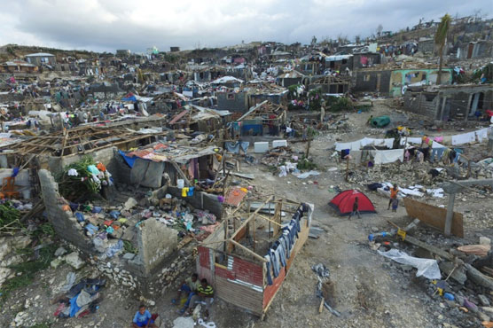 Hurricane Matthew weakens, makes S. Carolina landfall