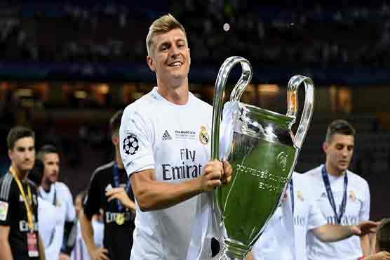 Football: Germany's Toni Kroos signs a new deal with Real Madrid