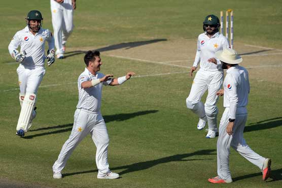 Yasir Shah strikes early on 4th day of 1st Test