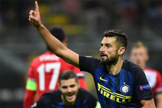 Football: Inter beat Southampton, relieve pressure on De Boer